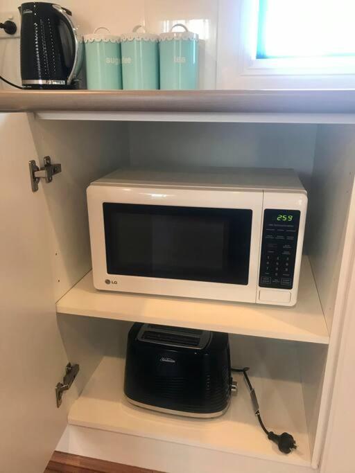 Cornelias Cottage Mount Gambier Central المظهر الخارجي الصورة