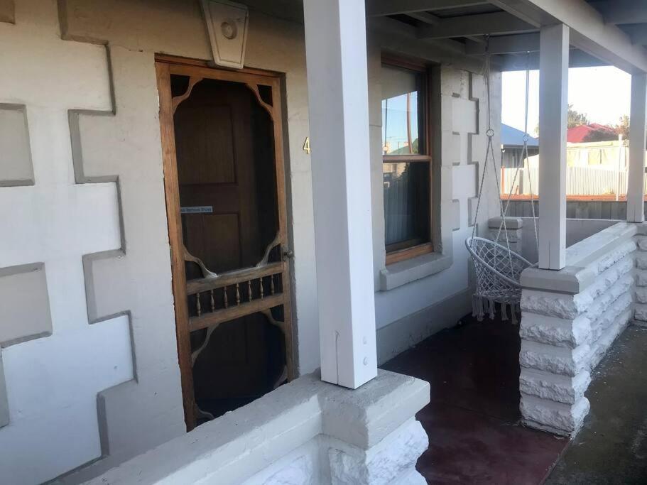 Cornelias Cottage Mount Gambier Central المظهر الخارجي الصورة